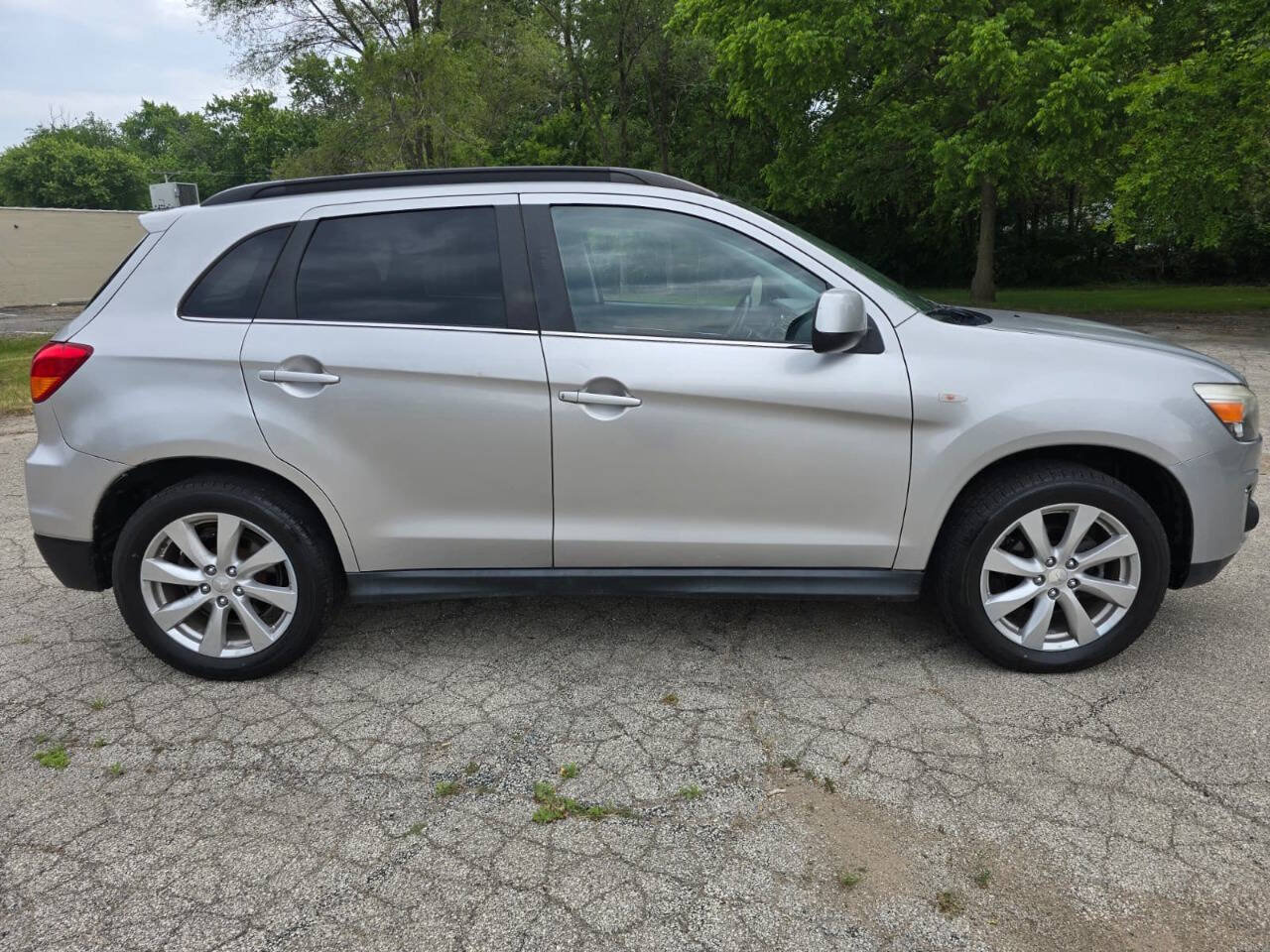 Used 2013 Mitsubishi Outlander Sport SE AWD/4WD image 4