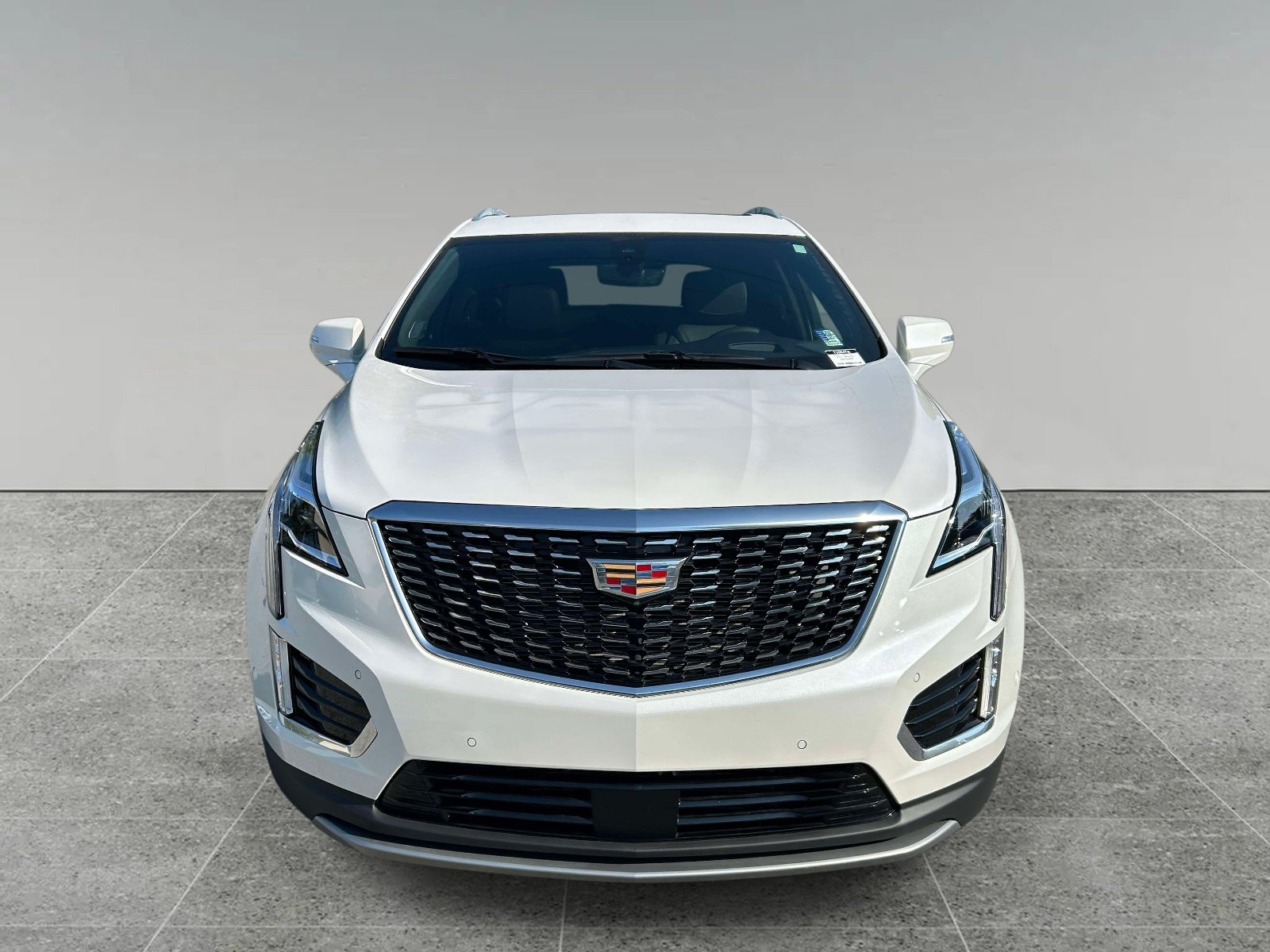 Certified 2025 Cadillac XT5 Premium Luxury w/ Technology Package FWD image 8