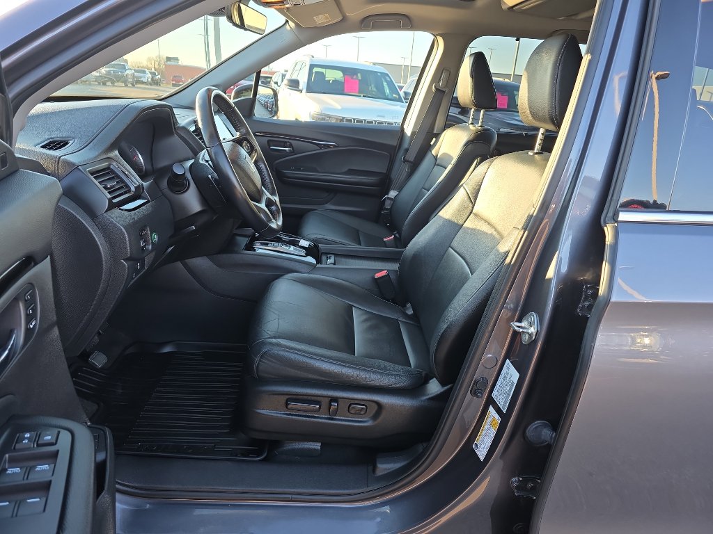 Used 2021 Honda Pilot Touring image 10