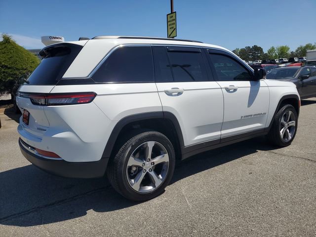 Certified 2025 Jeep Grand Cherokee Limited w/ Luxury Tech Group II RWD image 8
