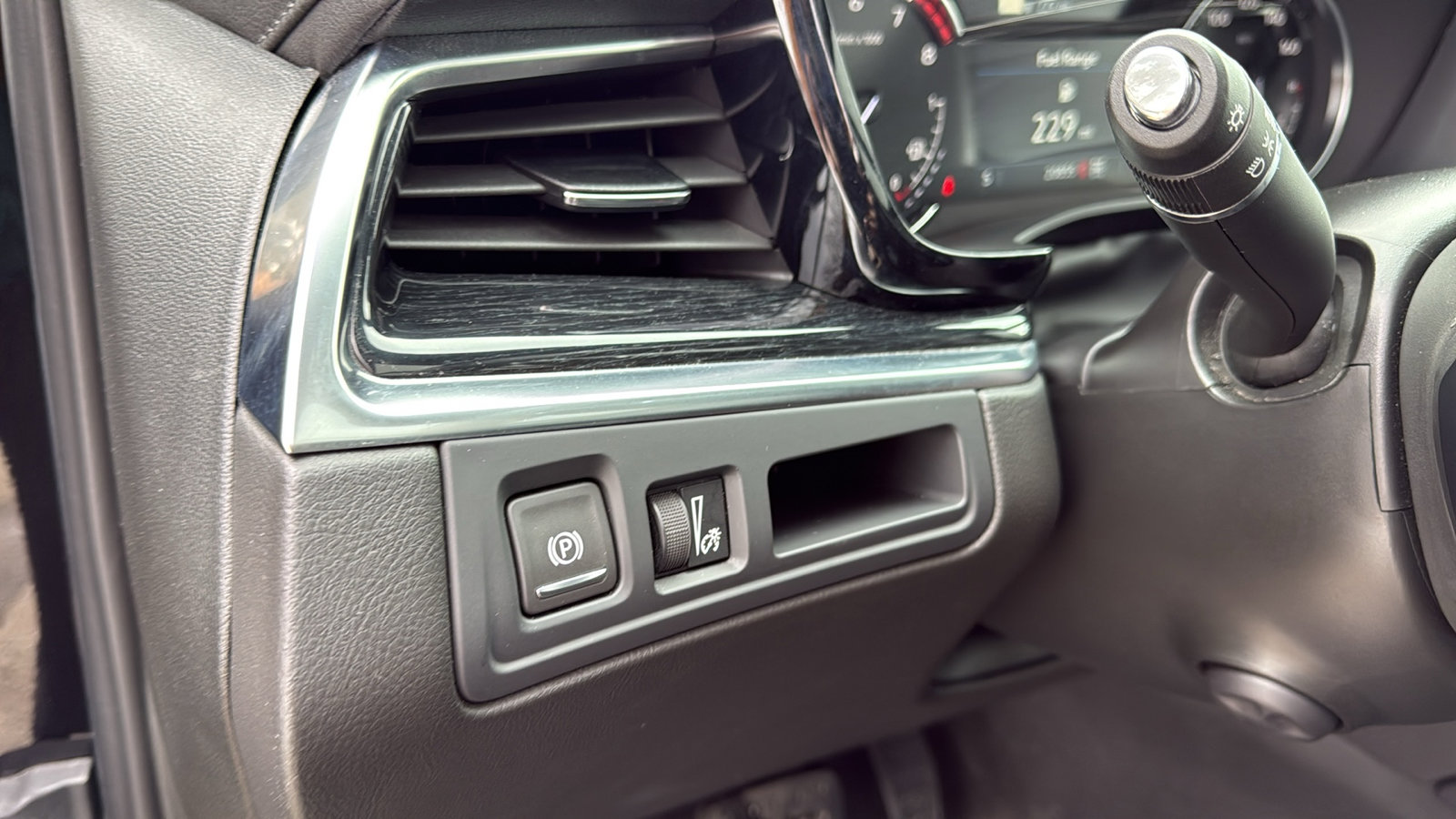 Certified 2025 Cadillac XT5 Premium Luxury image 13