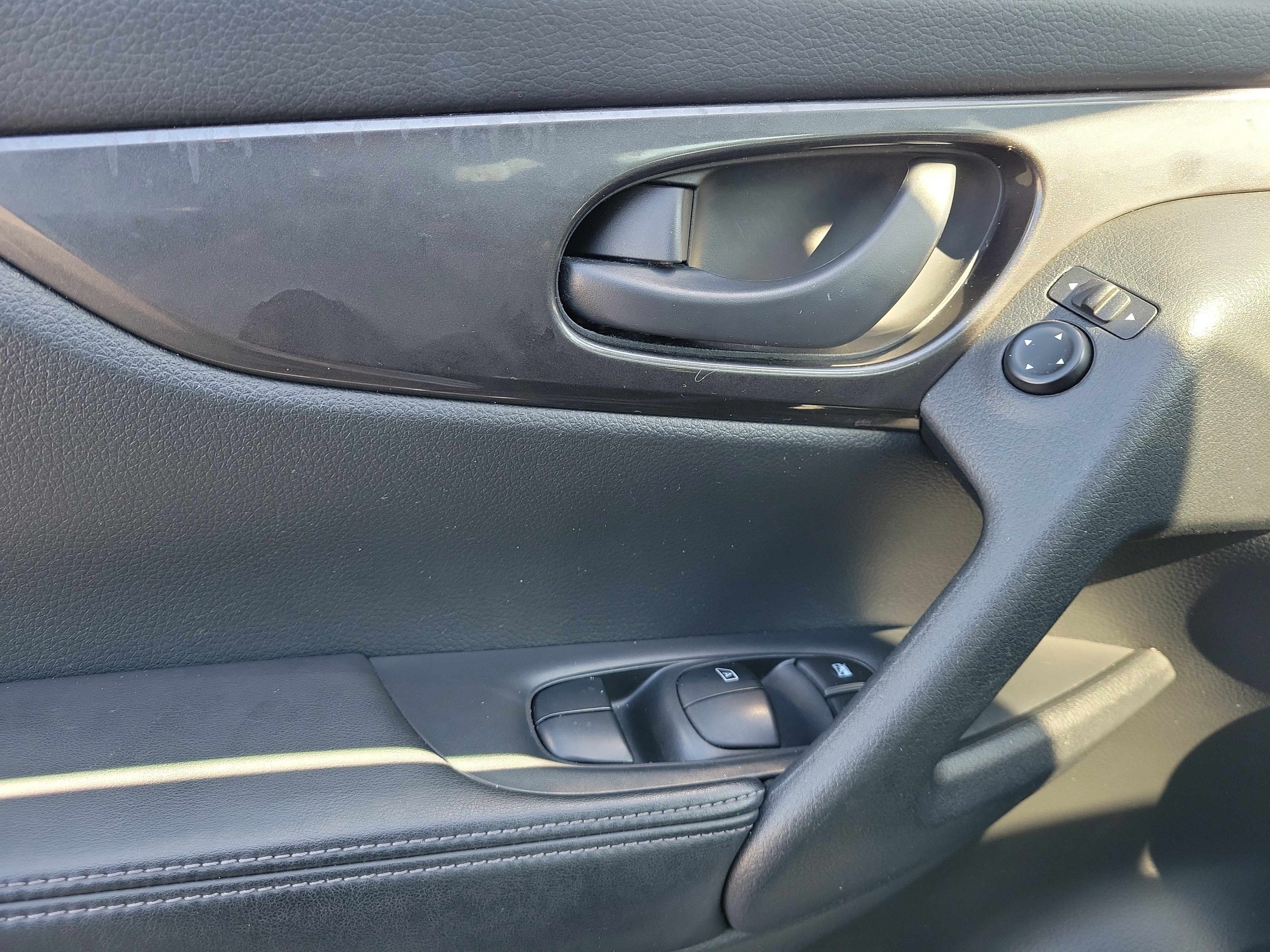 Certified 2020 Nissan Rogue S FWD image 15