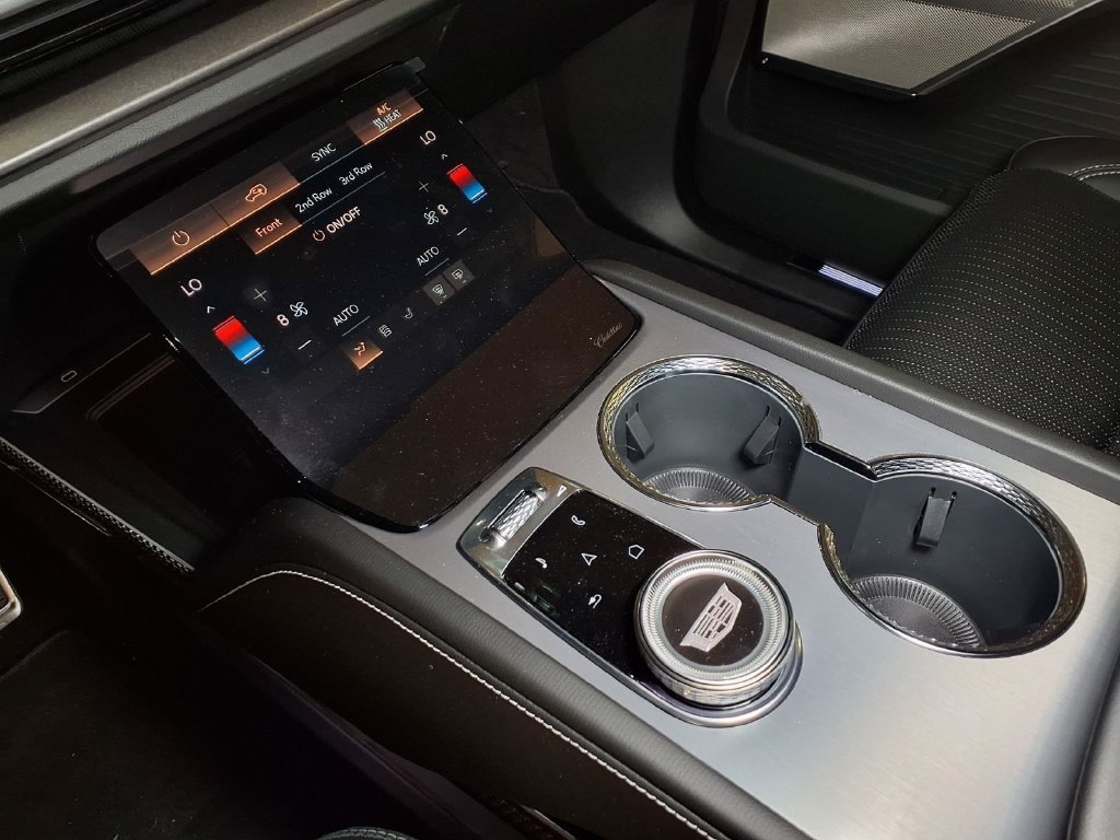 New 2027 Cadillac Vistiq Luxury AWD/4WD image 19