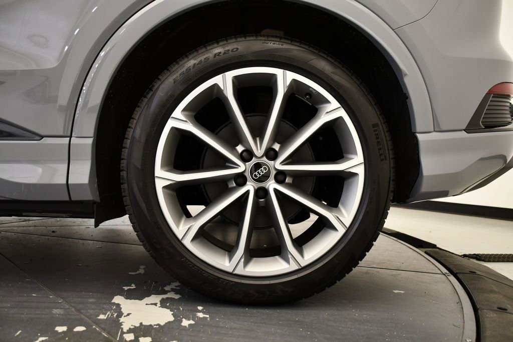 New 2026 Audi Q4 e-tron Premium image 15