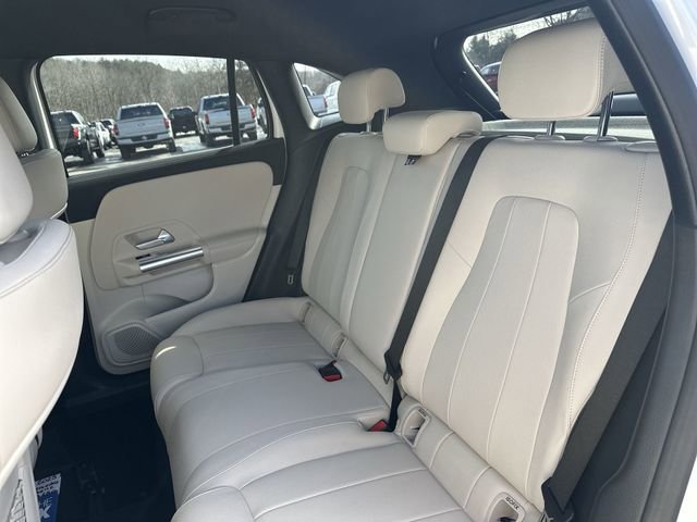Used 2025 Mercedes-Benz GLA 250 4MATIC image 25