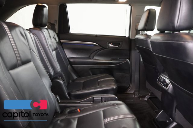 Certified 2018 Toyota Highlander SE AWD/4WD image 32