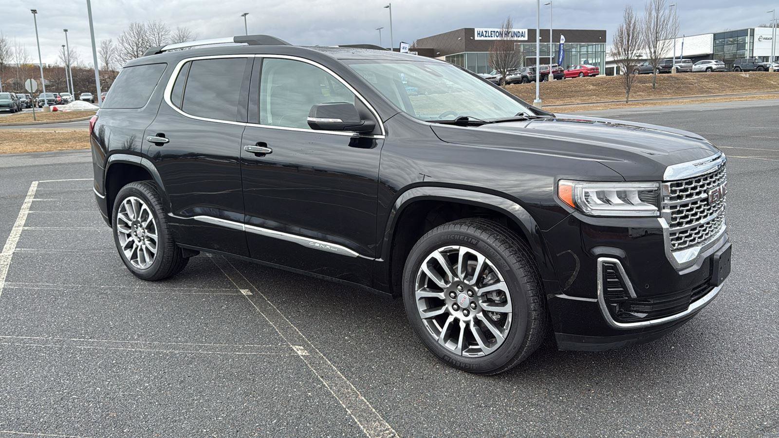 Used 2022 GMC Acadia Denali image 2