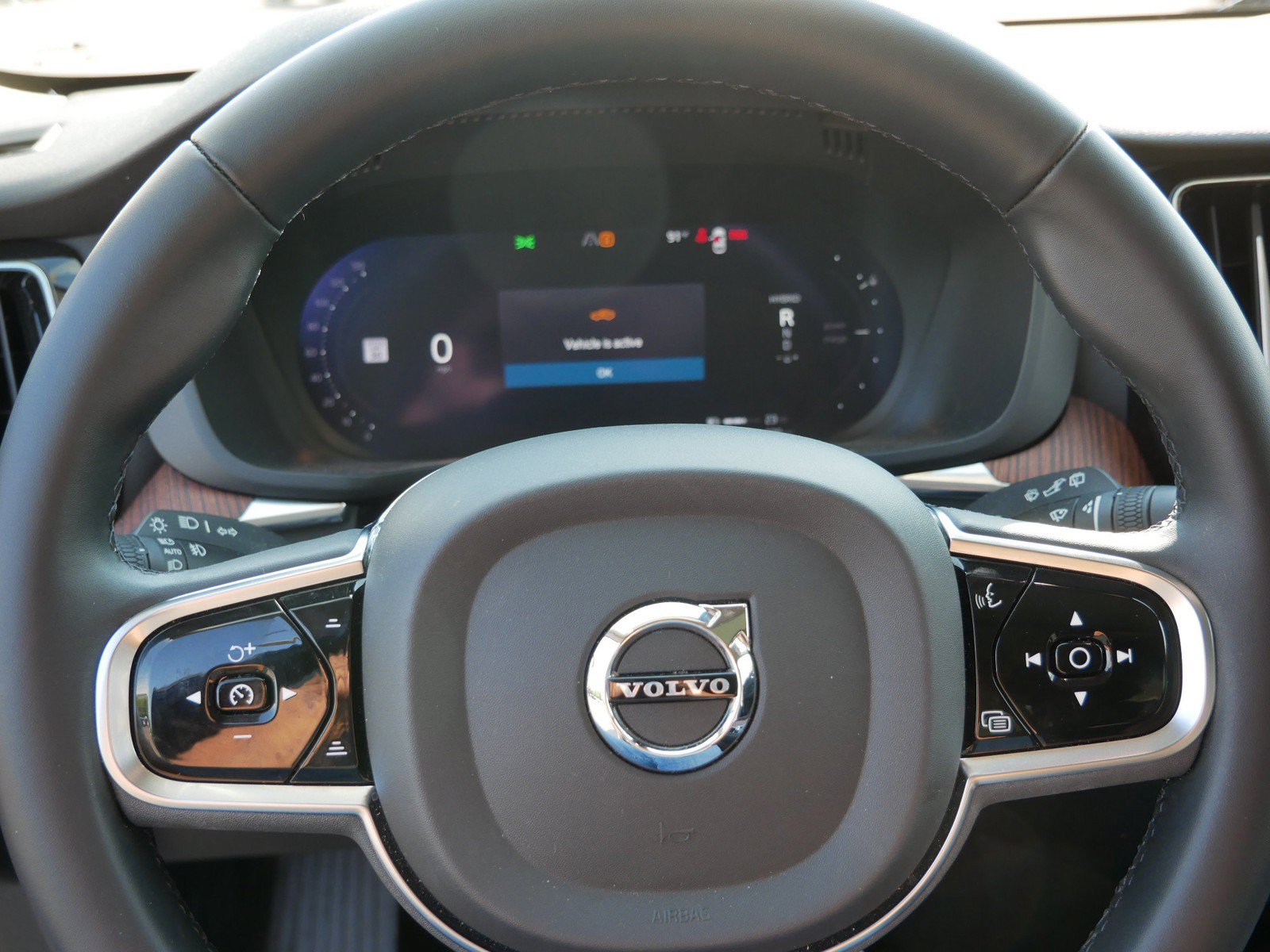 Certified 2024 Volvo XC60 T8 Plus w/ Climate Package AWD/4WD image 24