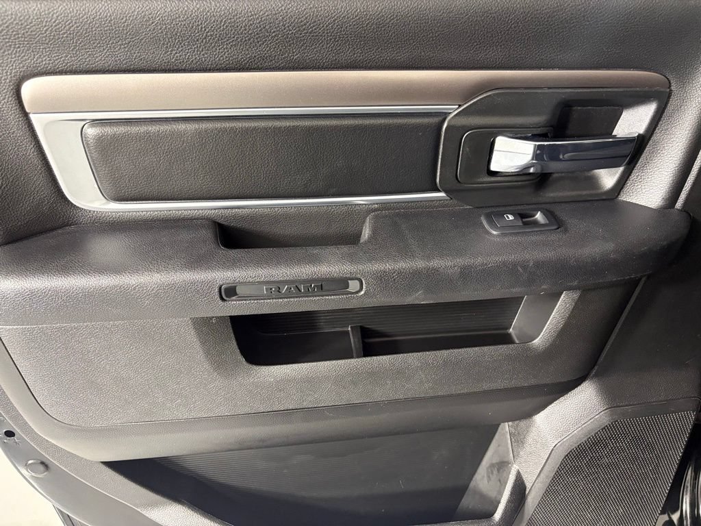 Used 2024 RAM 1500 Warlock AWD/4WD image 31