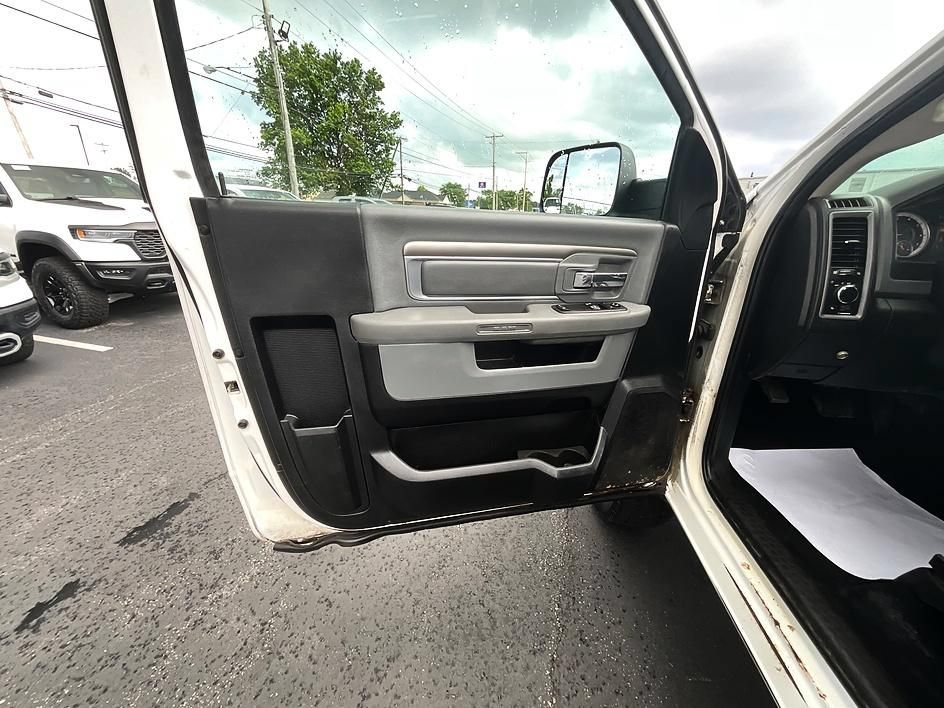 Used 2018 RAM 2500 Tradesman w/ Chrome Appearance Group AWD/4WD image 11
