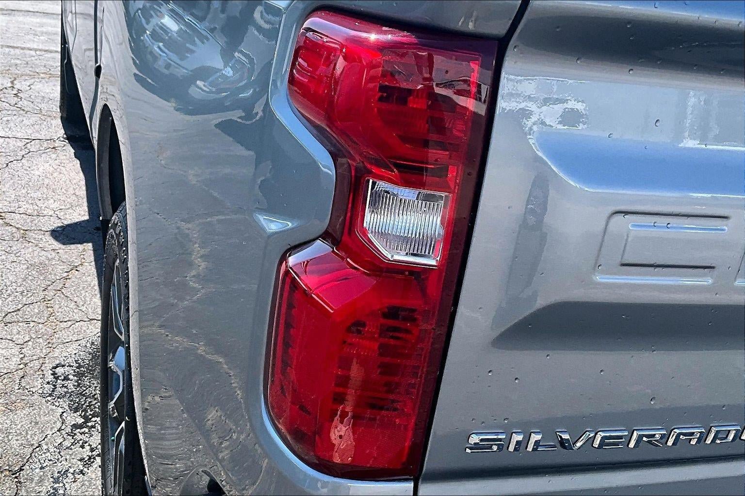 Used 2023 Chevrolet Silverado 1500 LT AWD/4WD image 28