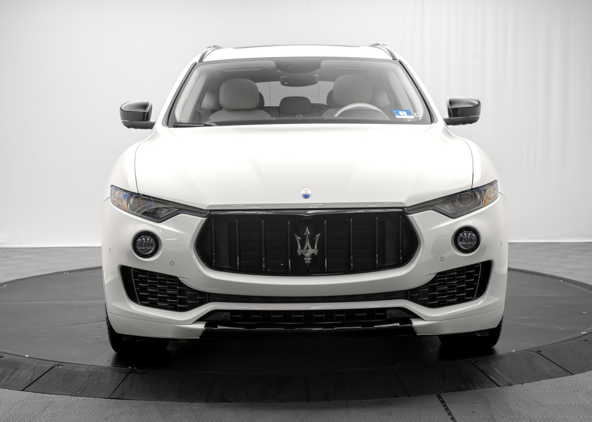 Used 2020 Maserati Levante S AWD/4WD image 2