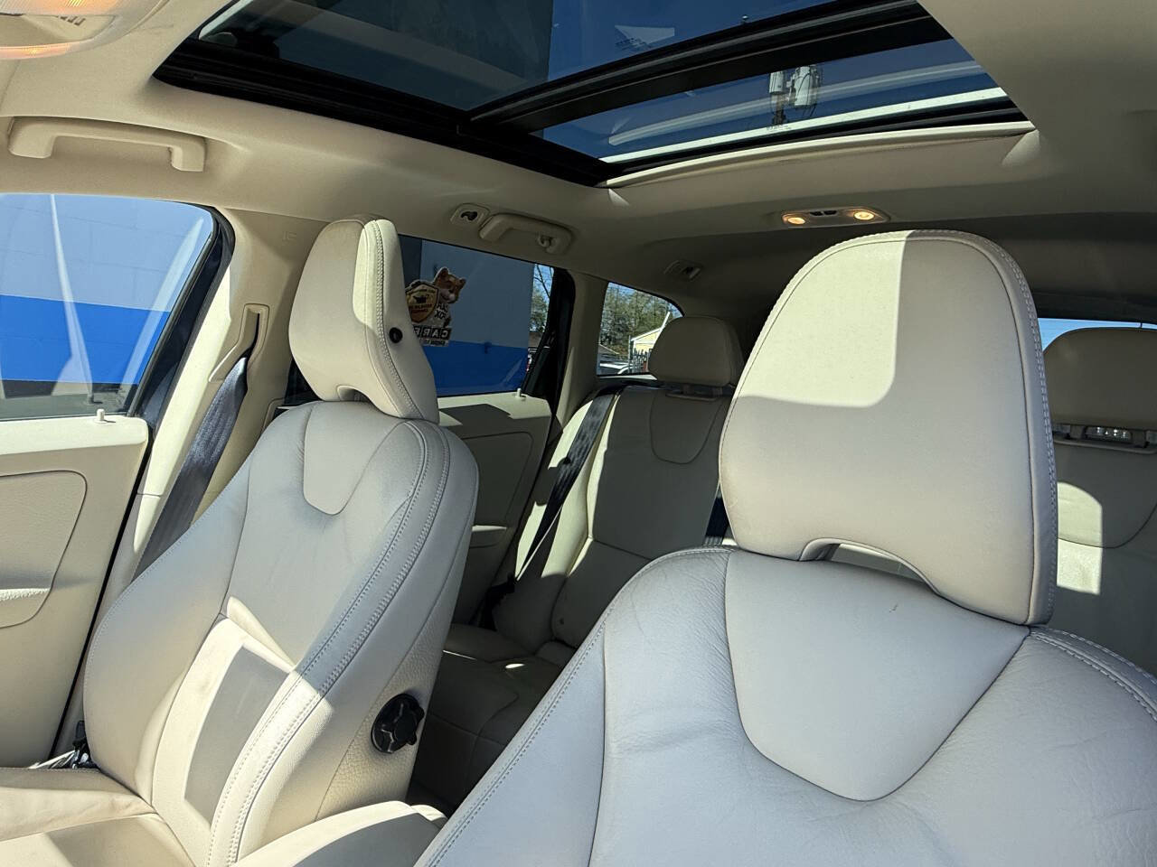 Used 2013 Volvo XC60 T6 AWD/4WD image 9