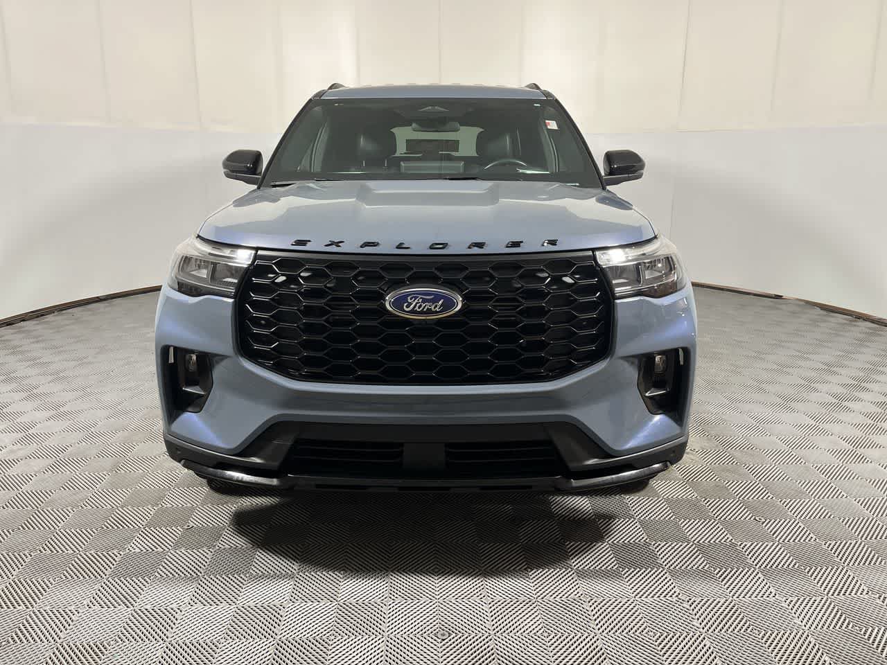 Used 2025 Ford Explorer ST-Line AWD/4WD image 3