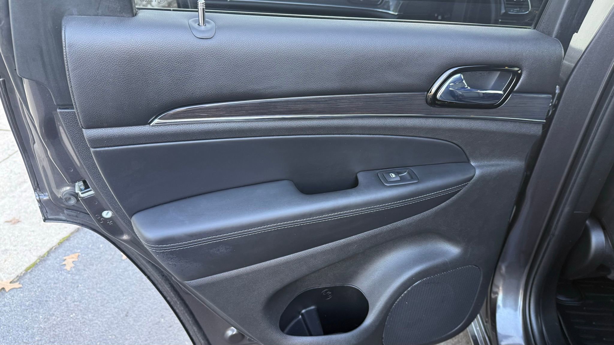 Used 2019 Jeep Grand Cherokee Overland image 30