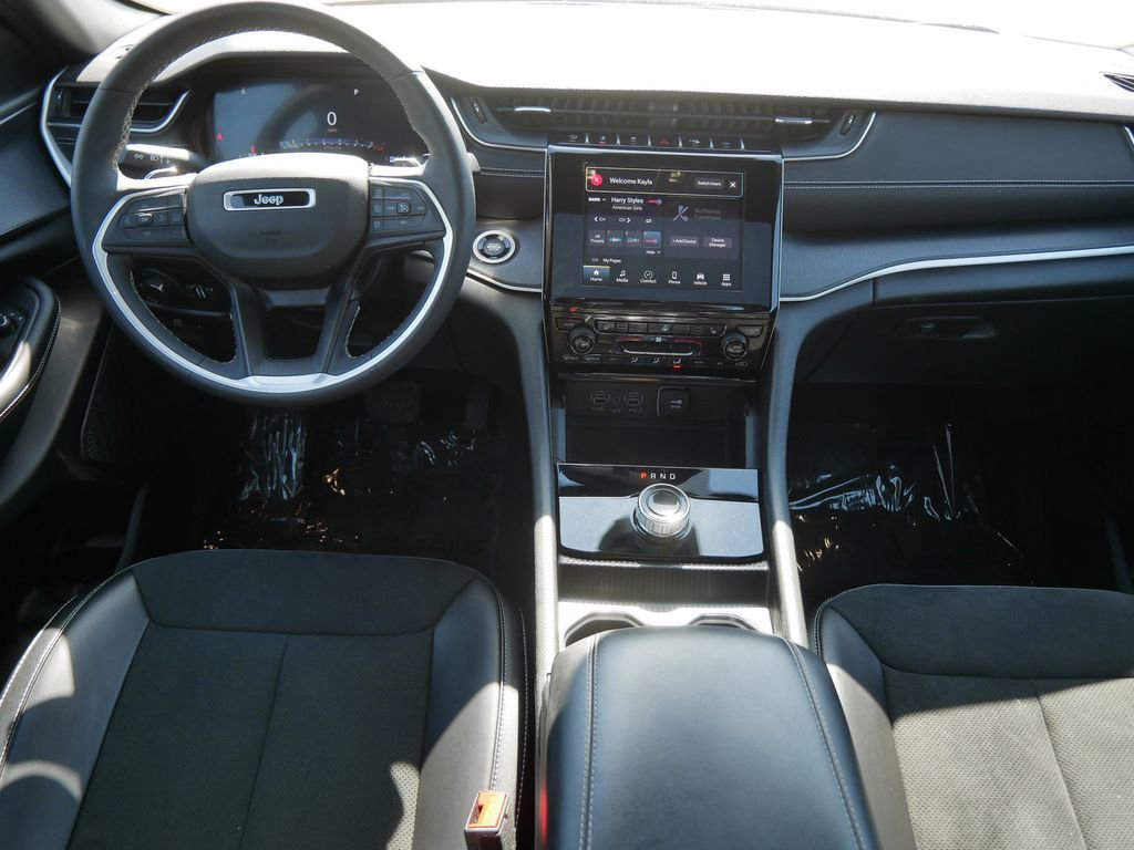 Used 2024 Jeep Grand Cherokee L Altitude AWD/4WD image 14
