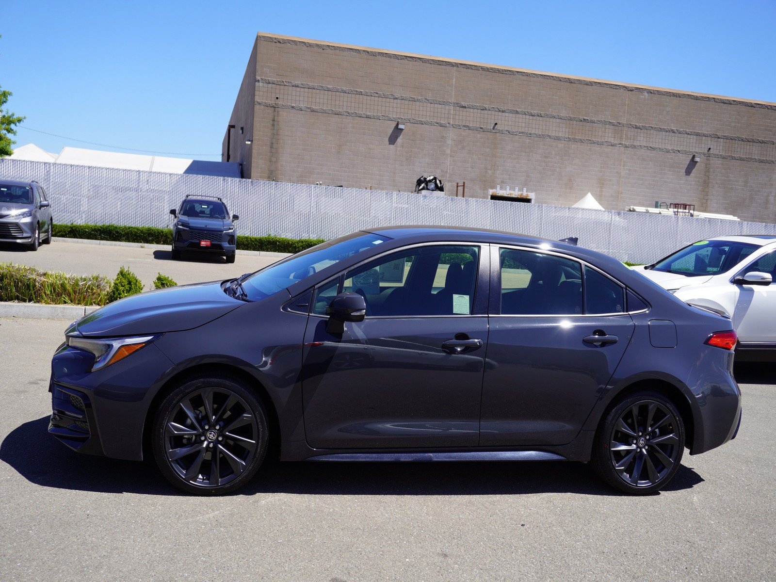 Used 2025 Toyota Corolla SE FWD image 6