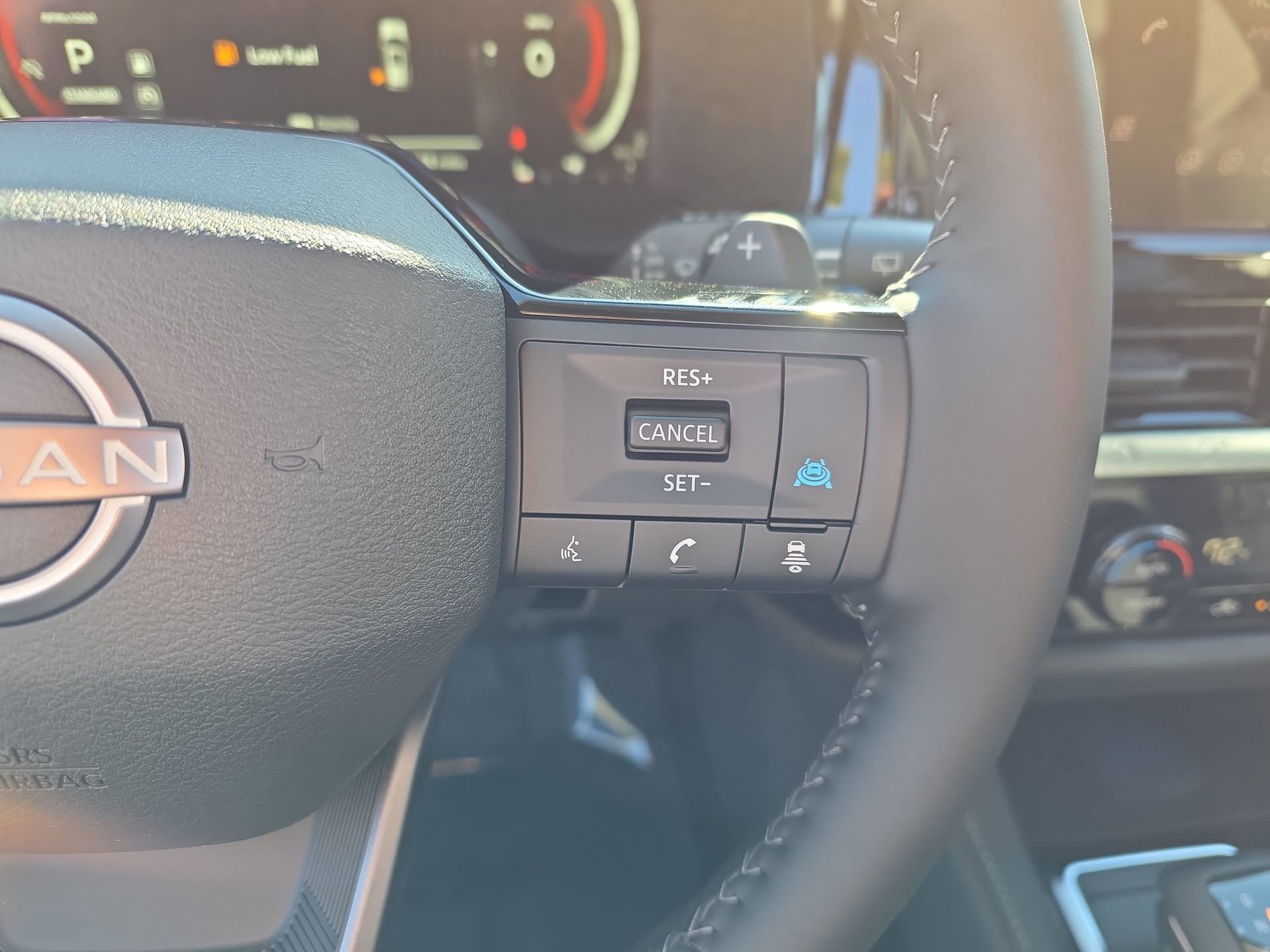 New 2026 Nissan Pathfinder SL FWD image 18