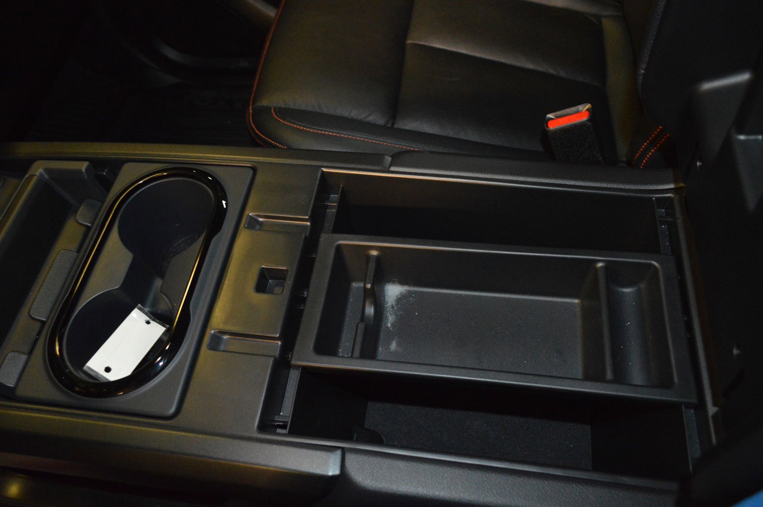 Used 2024 Nissan Titan PRO-4X w/ Pro-4x Convenience Package image 21