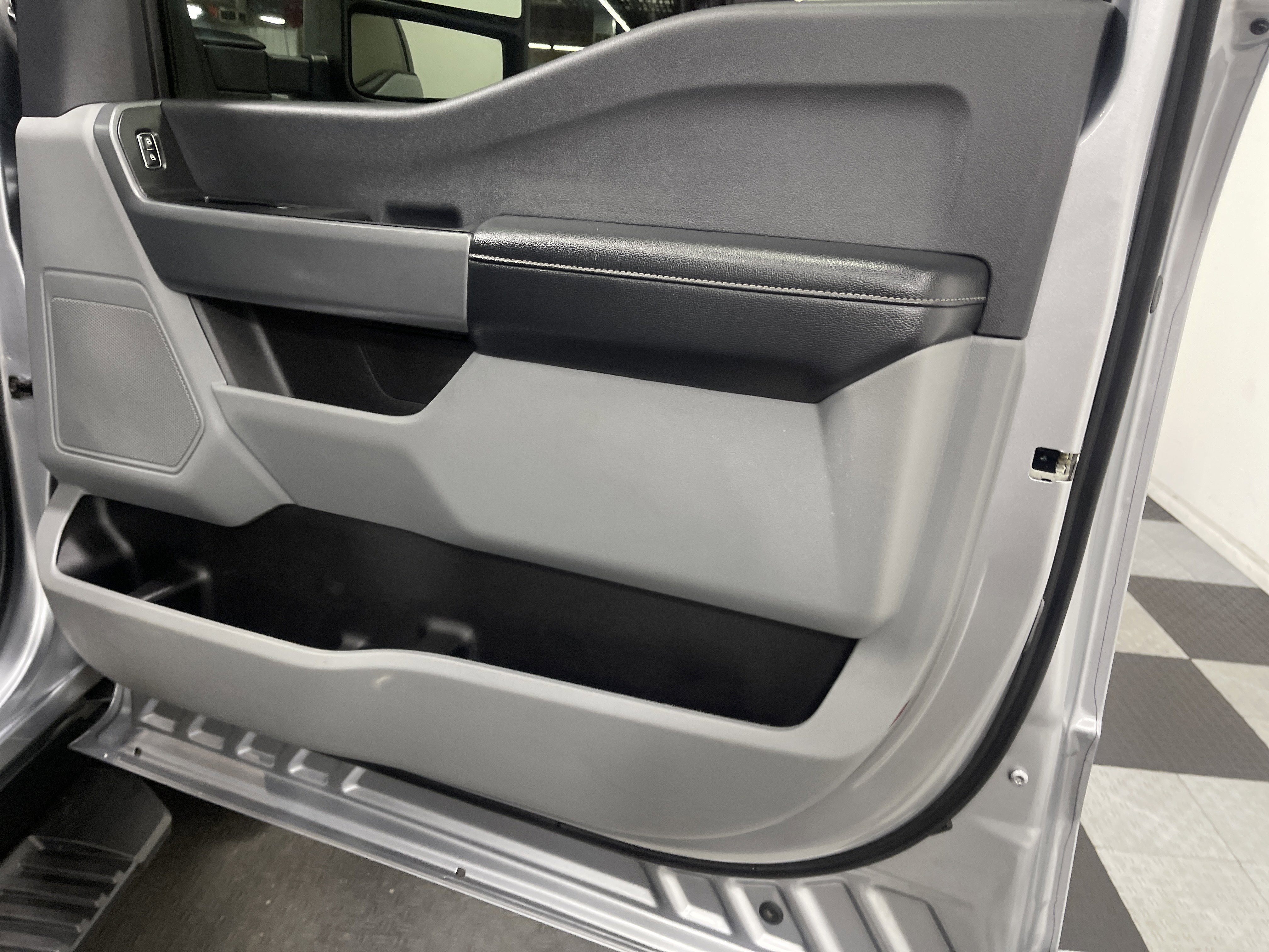 Used 2024 Ford F350 XLT image 23