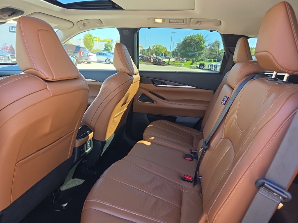 Certified 2023 INFINITI QX60 Sensory w/ Cargo Package AWD/4WD image 7
