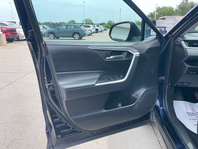 Used 2025 Toyota RAV4 XLE AWD/4WD image 20