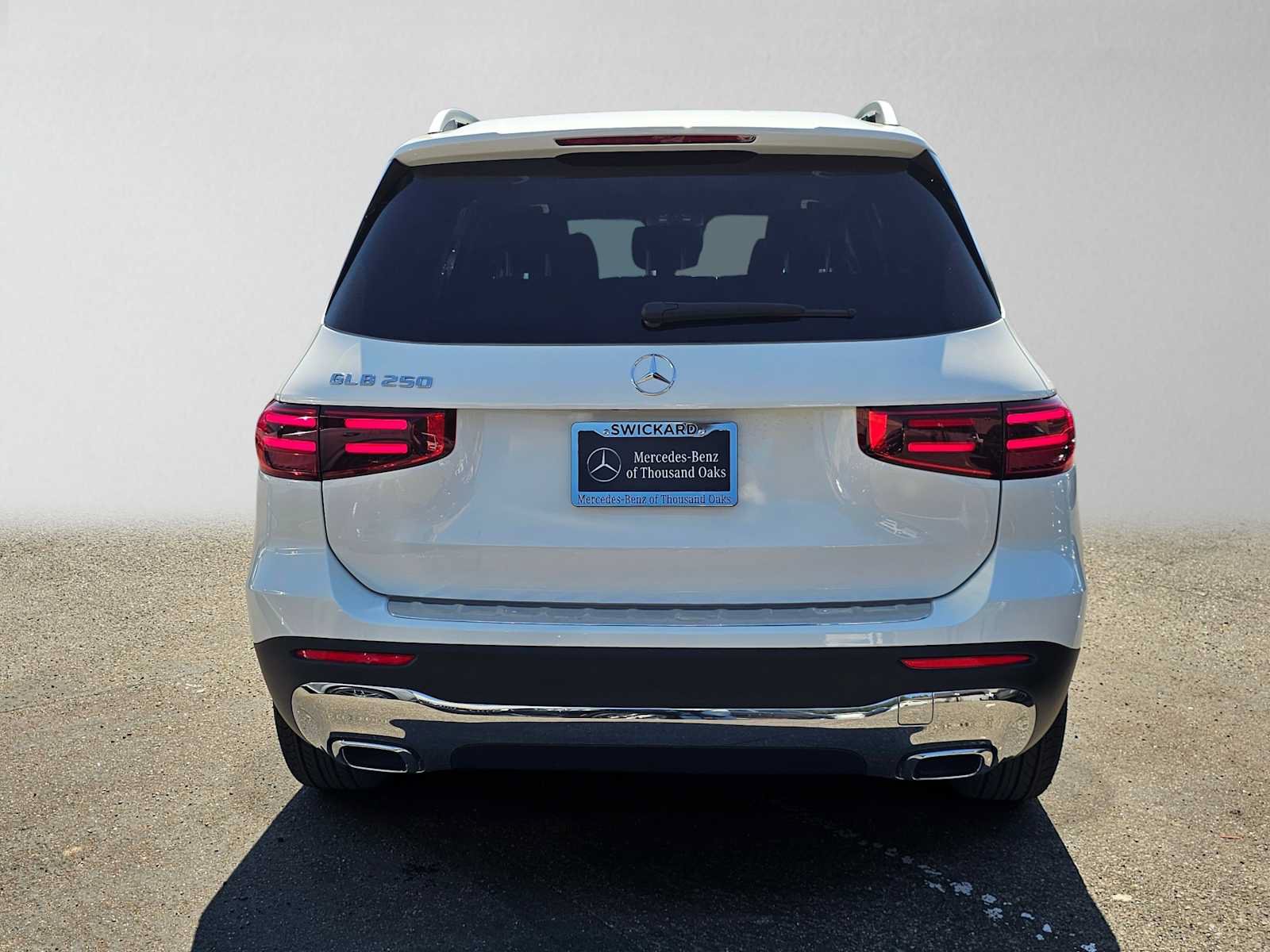 New 2026 Mercedes-Benz GLB 250 image 4
