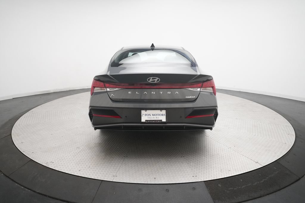 Used 2024 Hyundai Elantra Limited FWD image 25