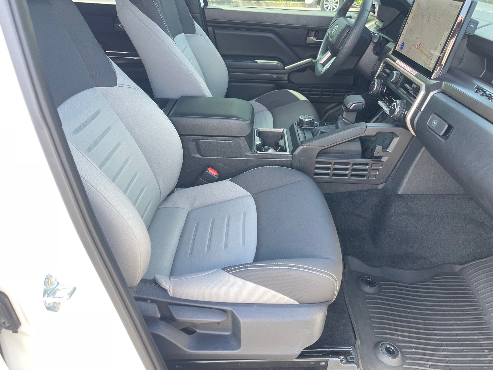 Used 2025 Toyota Tacoma TRD Off-Road AWD/4WD image 19