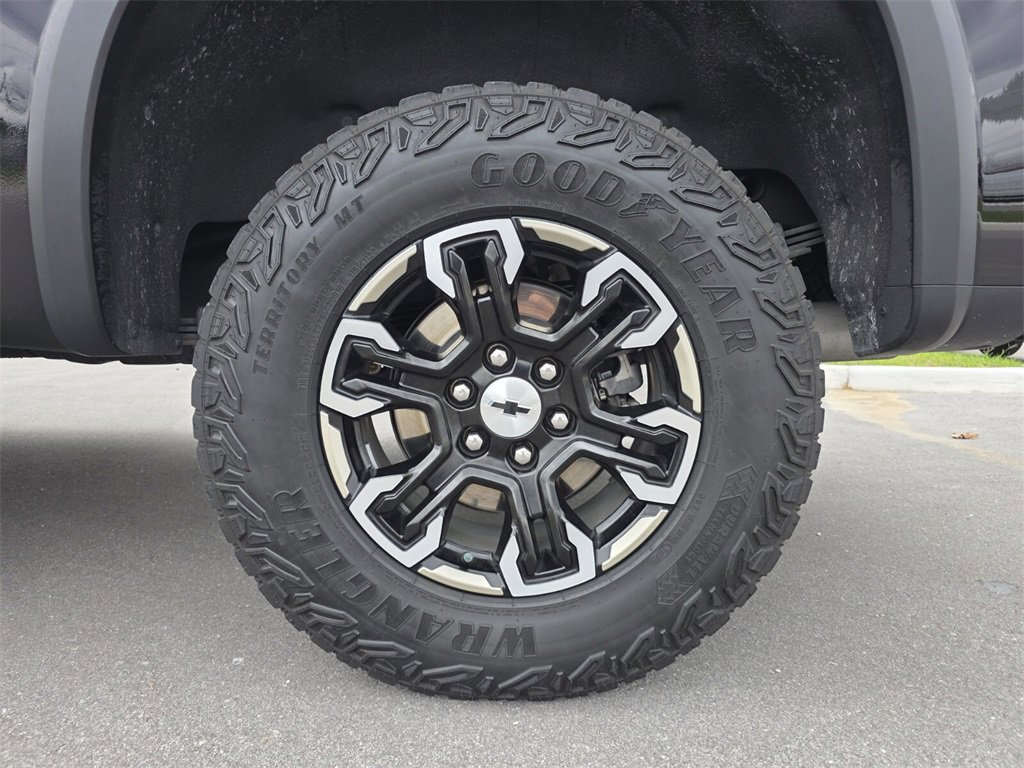 Used 2023 Chevrolet Silverado 1500 ZR2 w/ Technology Package image 15