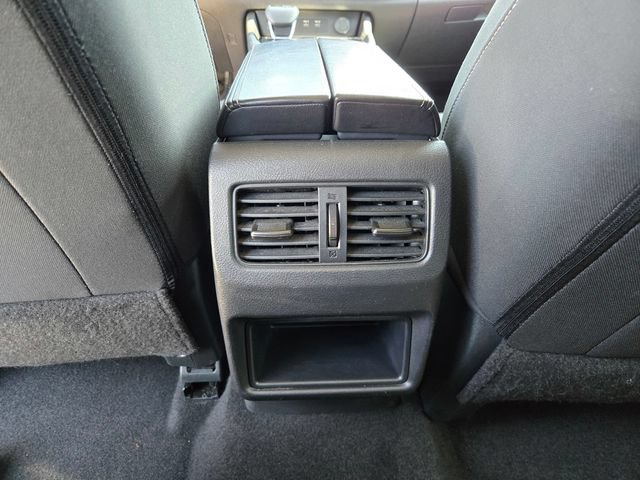 Used 2024 Nissan Rogue S FWD image 14