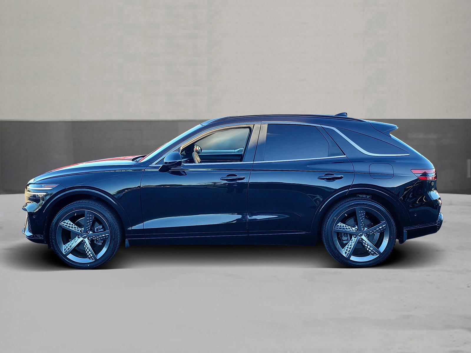 Certified 2022 Genesis GV70 2.5T w/ Sport Prestige Package image 3