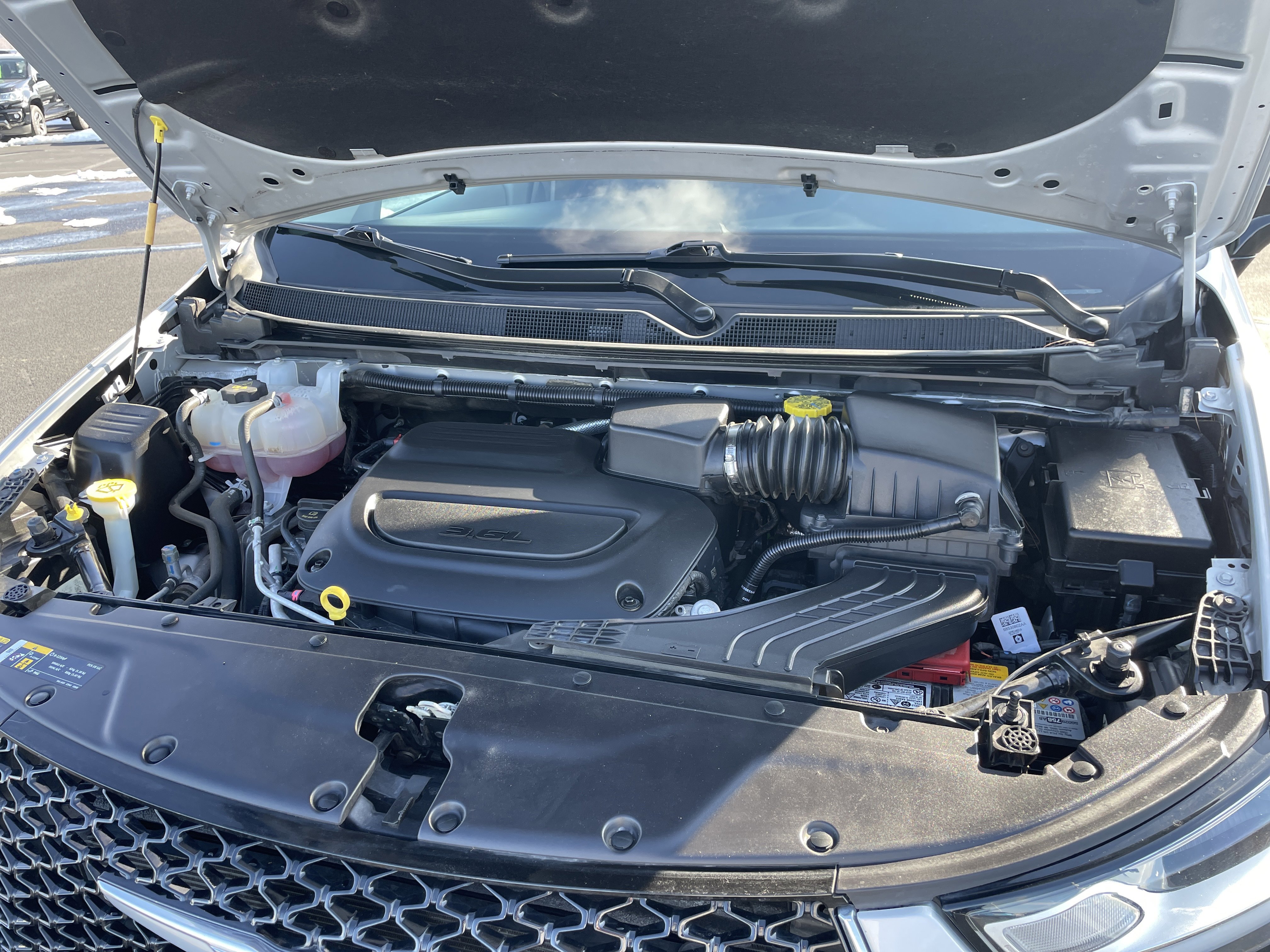 Used 2024 Chrysler Pacifica Touring-L image 25