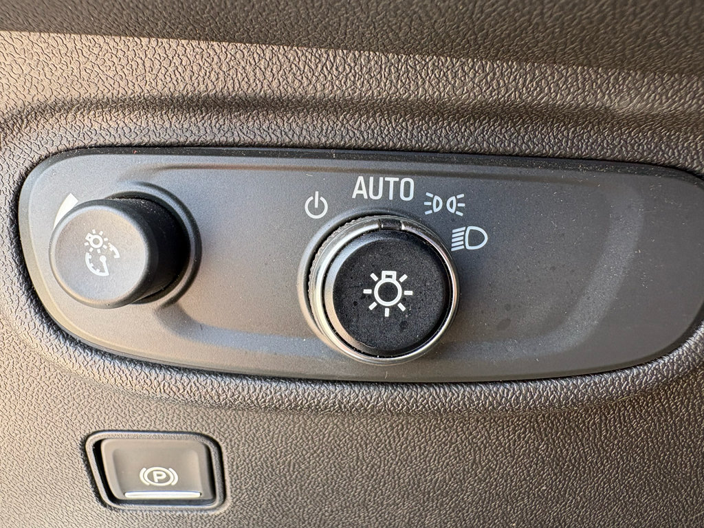 Used 2021 GMC Terrain SLE w/ Driver Convenience Package FWD image 12