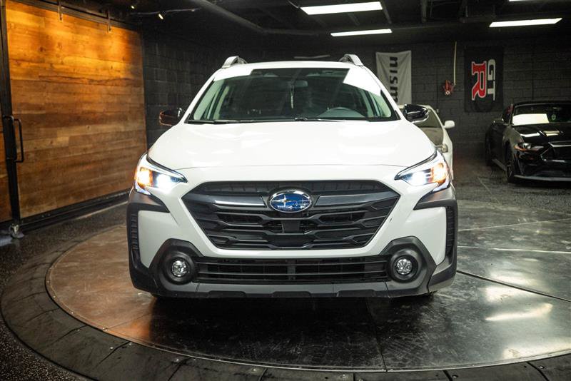 Used 2025 Subaru Outback Premium AWD/4WD image 4