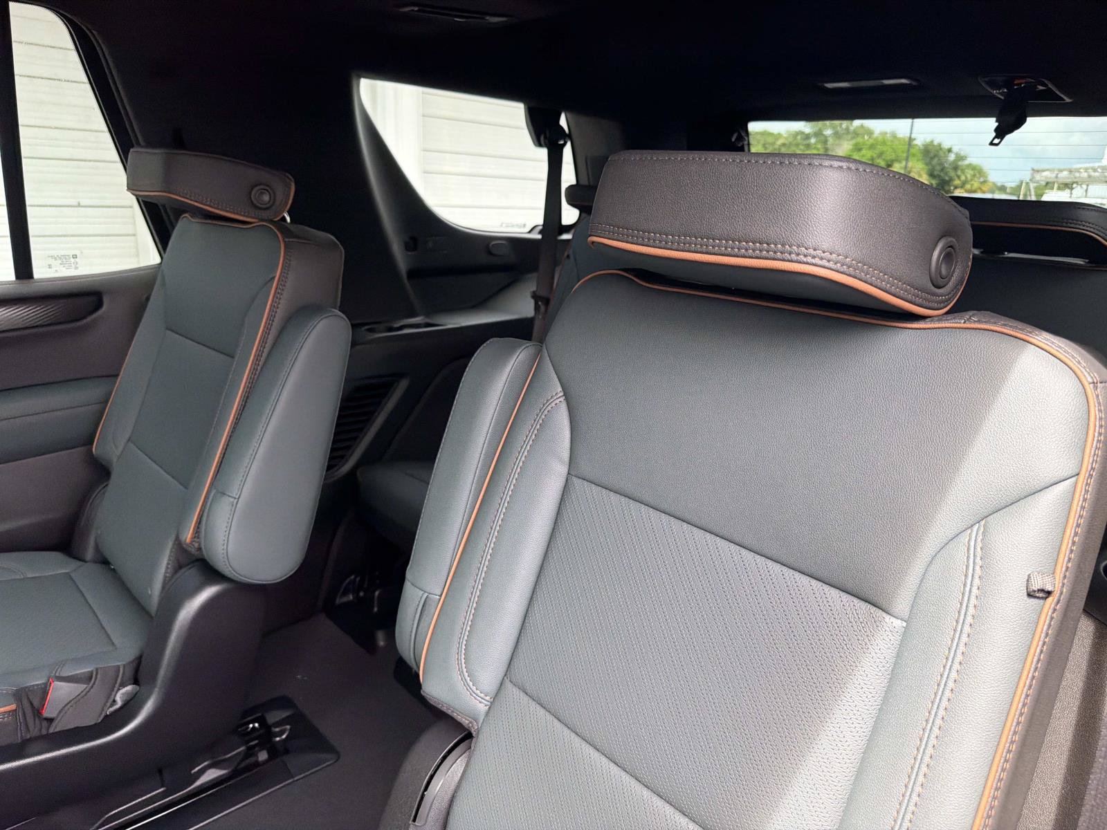 New 2026 GMC Yukon AT4 w/ AT4 Premium Plus Package AWD/4WD image 12