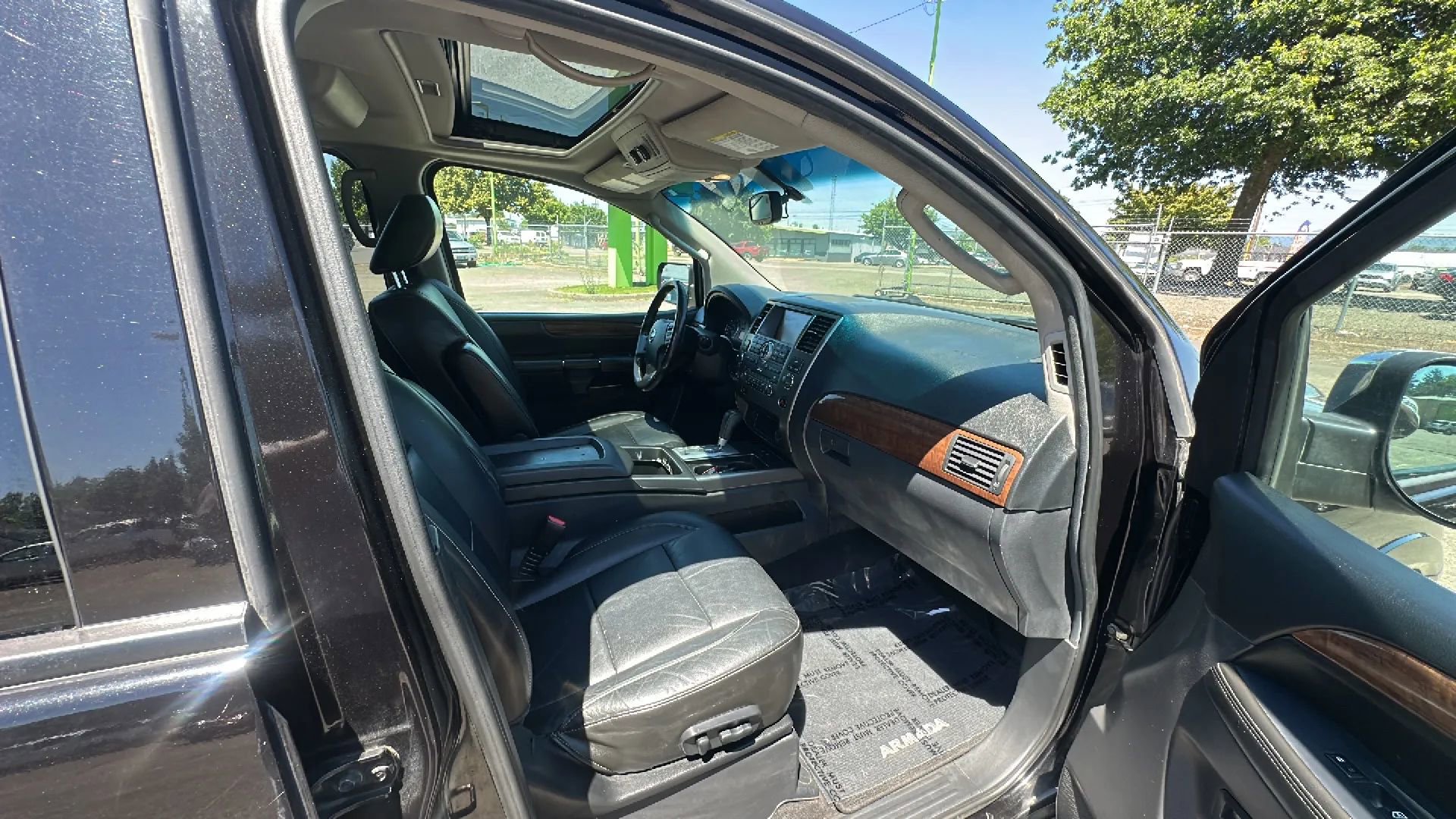 Used 2011 Nissan Armada SL w/ DVD FES Pkg image 16