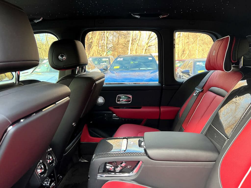 Used 2022 Rolls-Royce Cullinan Black Badge AWD/4WD image 59