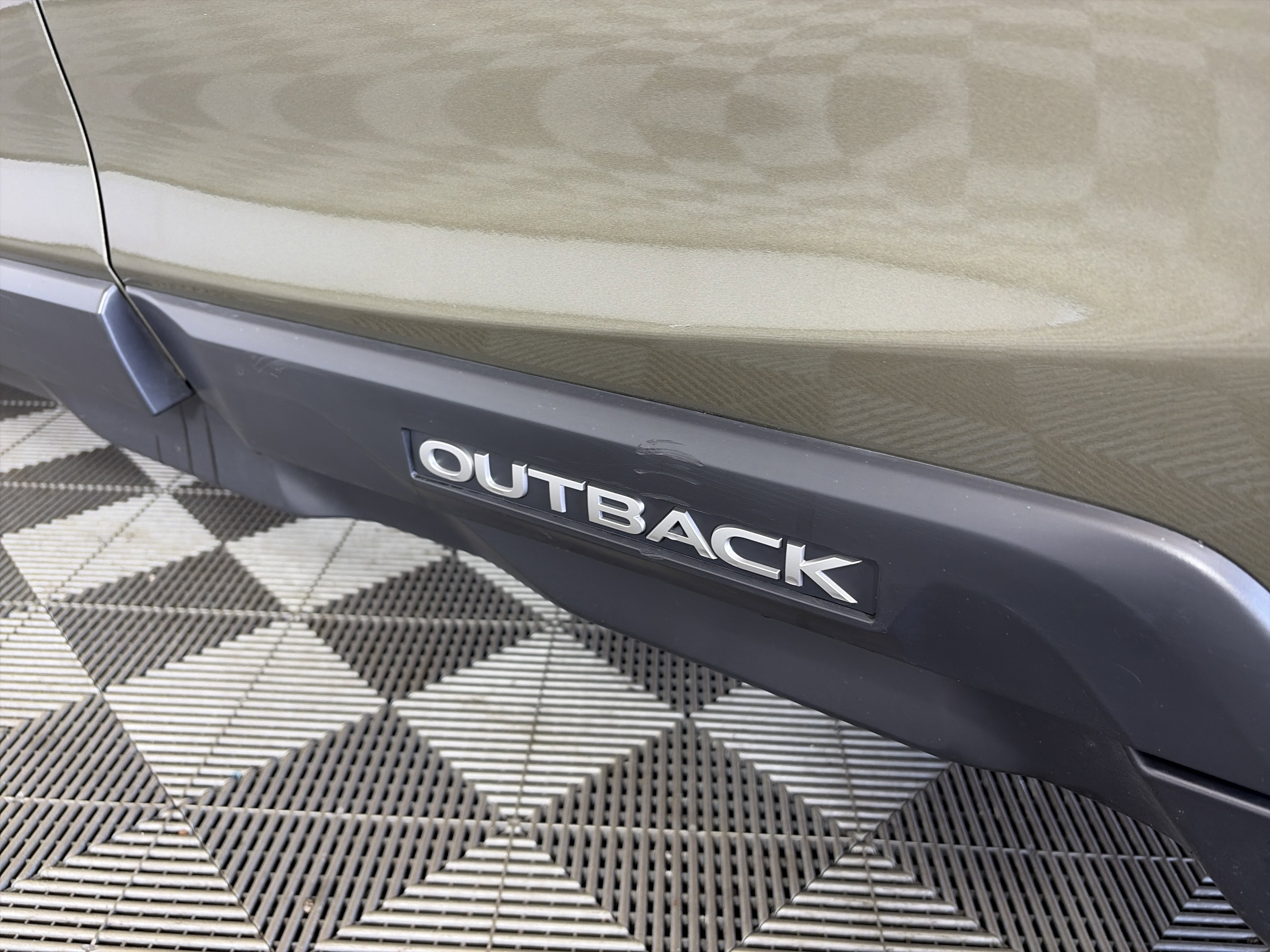 Used 2023 Subaru Outback Limited image 18