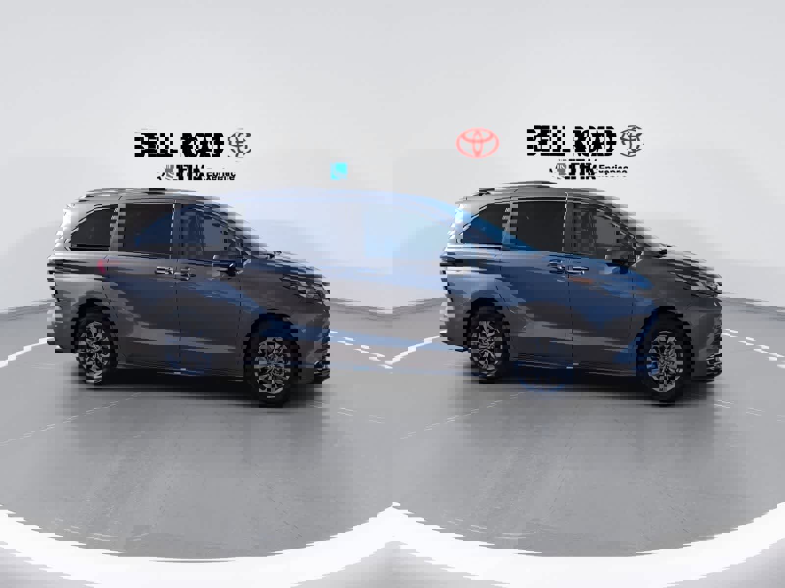 Used 2024 Toyota Sienna XLE image 10