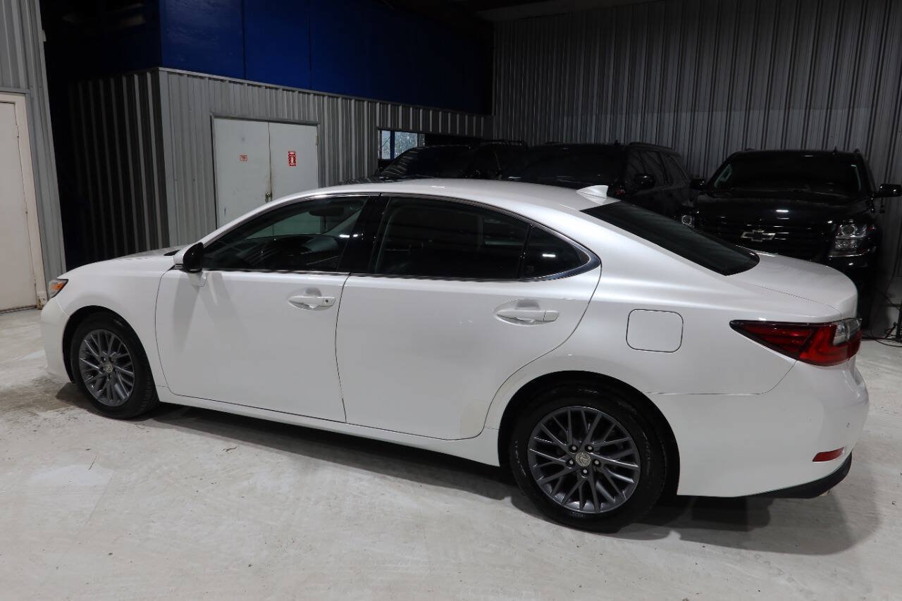 Used 2018 Lexus ES 350 w/ Navigation System Package FWD image 2