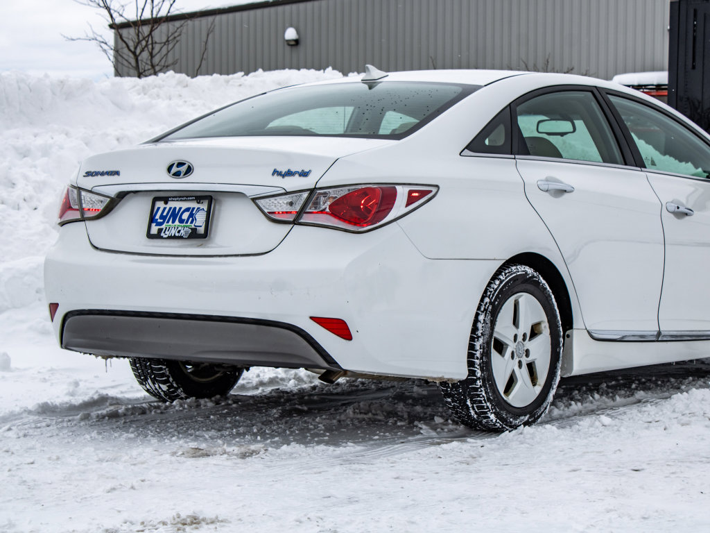 Used 2012 Hyundai Sonata Hybrid image 16