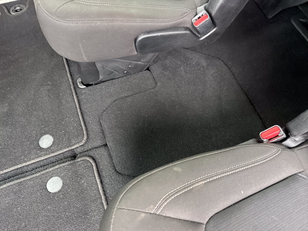 Used 2023 Chrysler Voyager LX FWD image 23