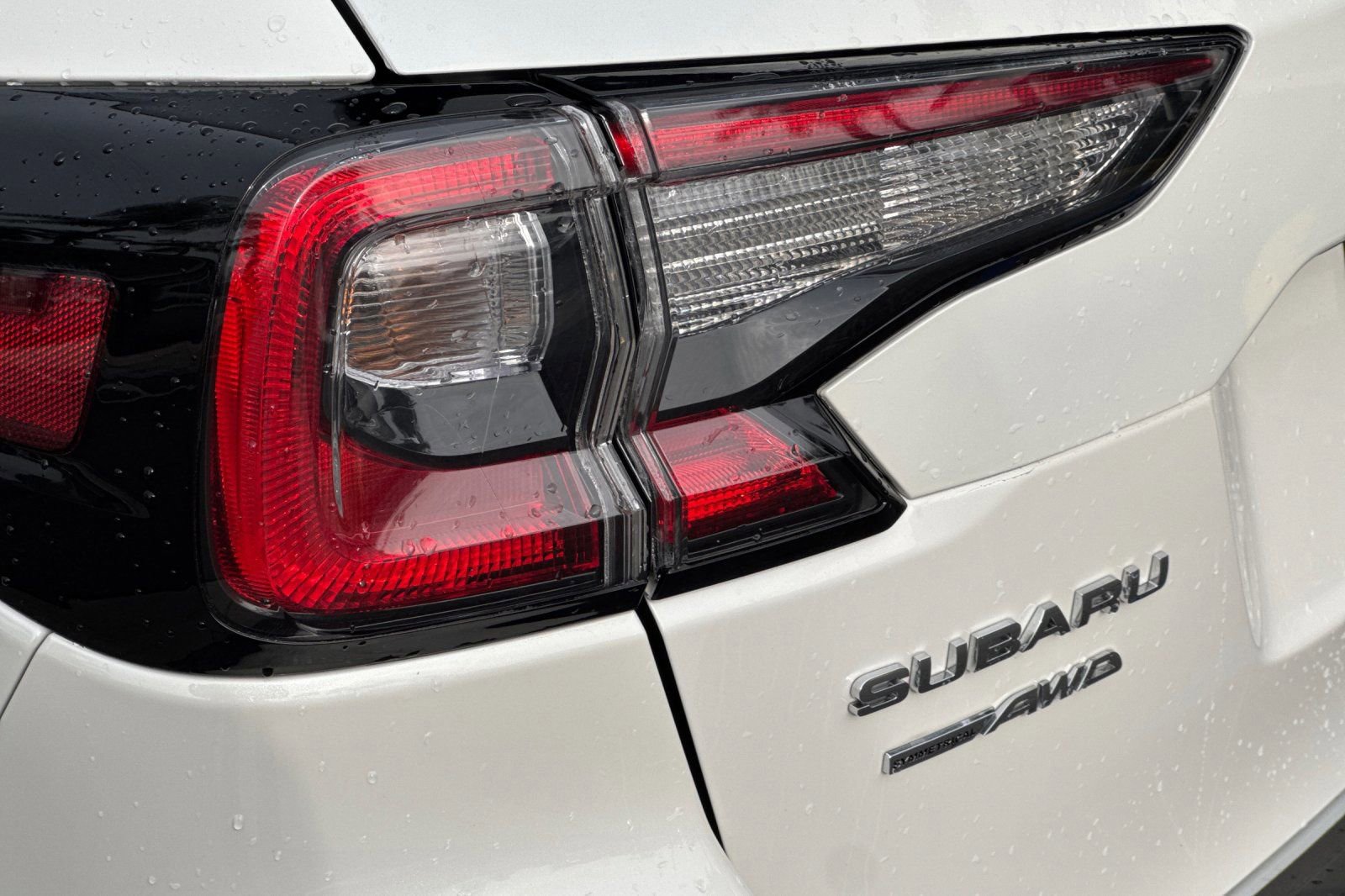 Used 2025 Subaru Outback Premium image 31