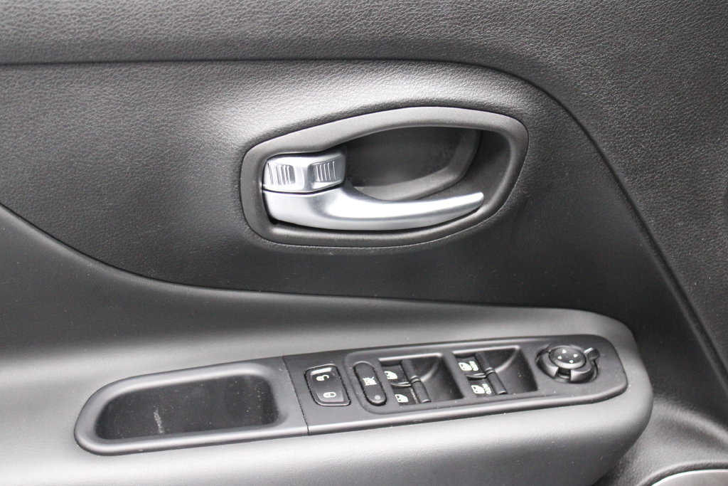 Used 2022 Jeep Renegade Limited AWD/4WD image 23