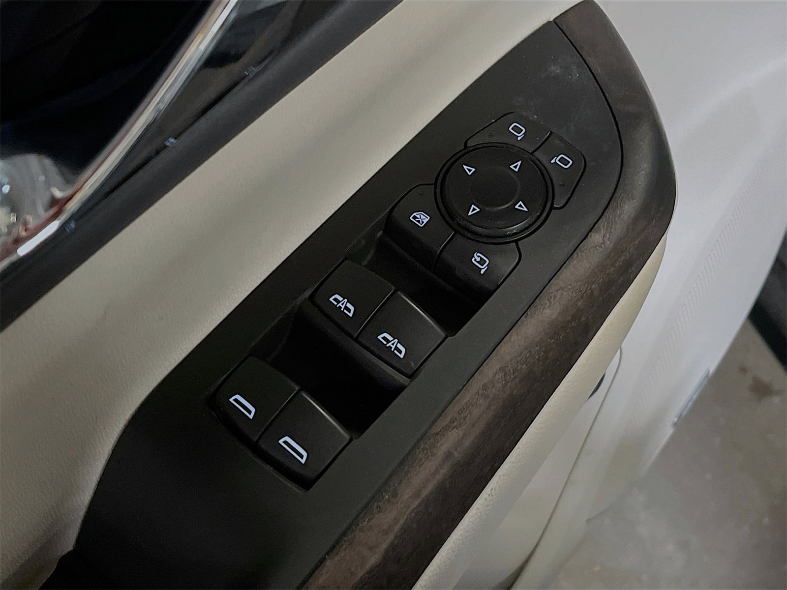 Used 2023 GMC Acadia Denali w/ Denali Ultimate Package image 18