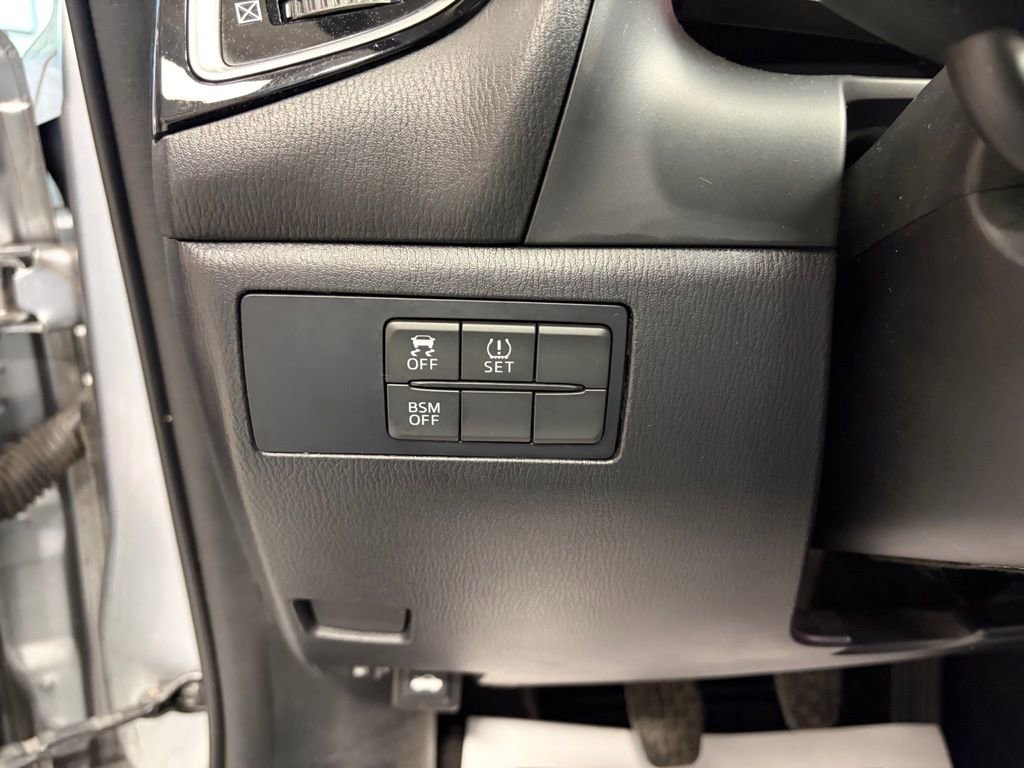 Used 2016 MAZDA MAZDA3 i Sport w/ Preferred Equipment Package image 13