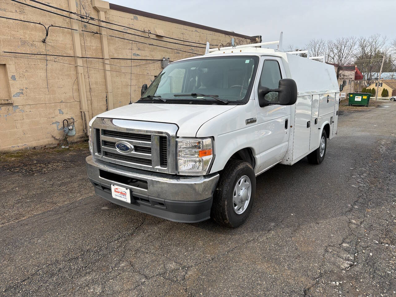 Used 2022 Ford E-350 and Econoline 350 Super Duty w/ Power Windows & Locks Group RWD image 4