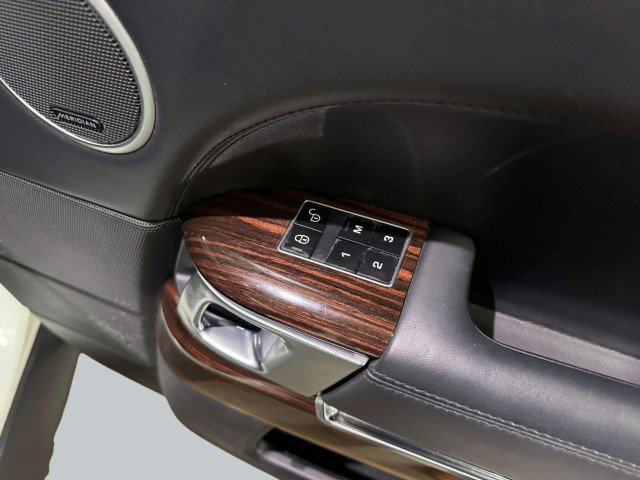 Used 2015 Land Rover Range Rover Supercharged image 46