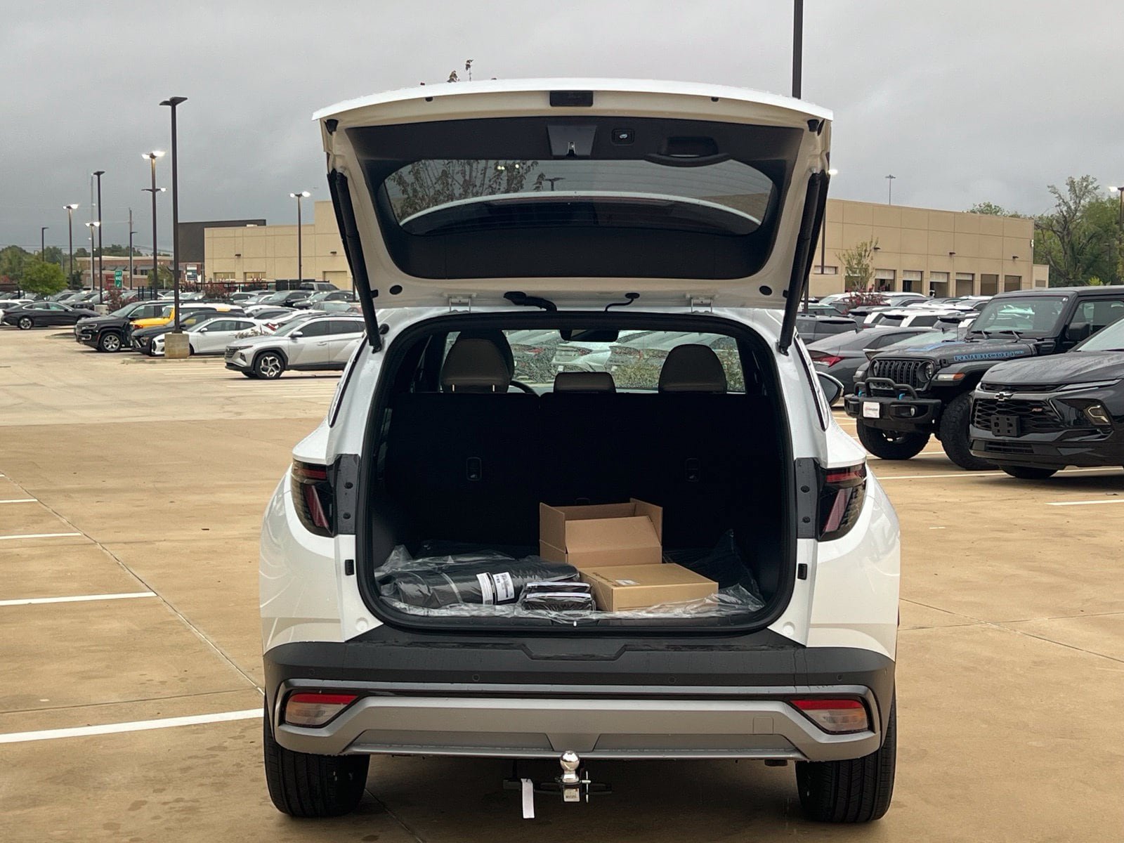 New 2026 Hyundai Tucson Limited w/ Tow & Go Package AWD/4WD image 14